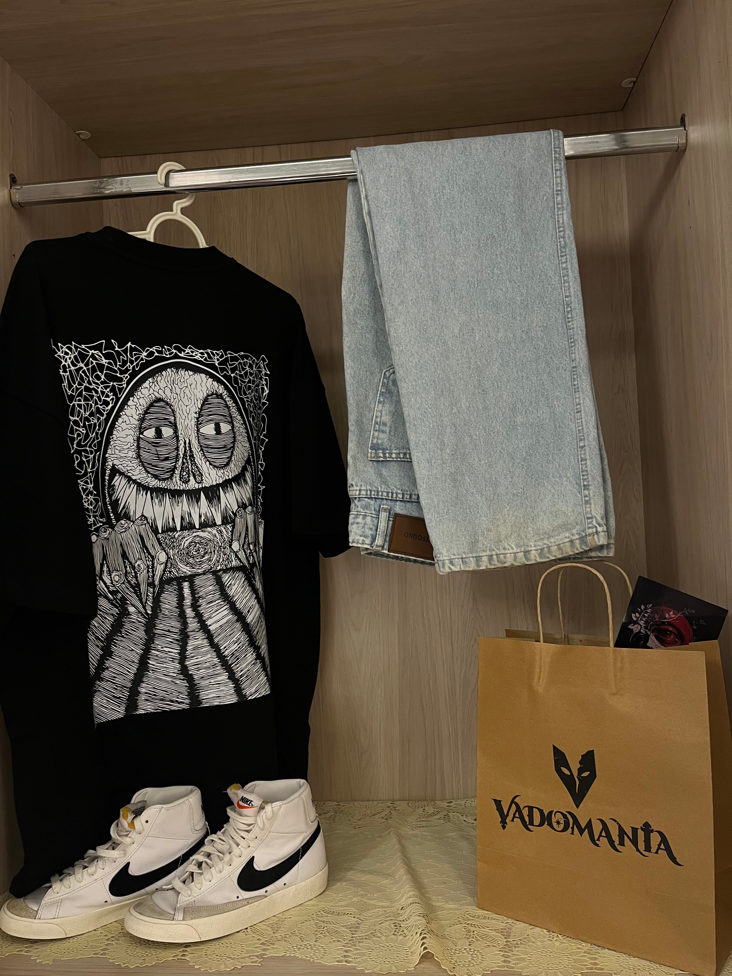 Monster Black/White Oversize Unisex T-shirt