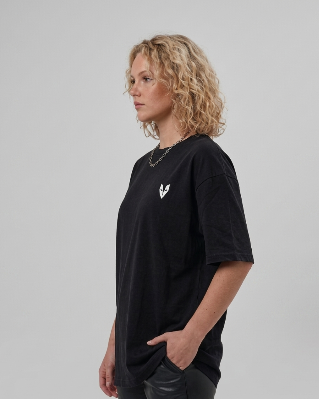 Eurynome Black Oversize Unisex T-shirt.